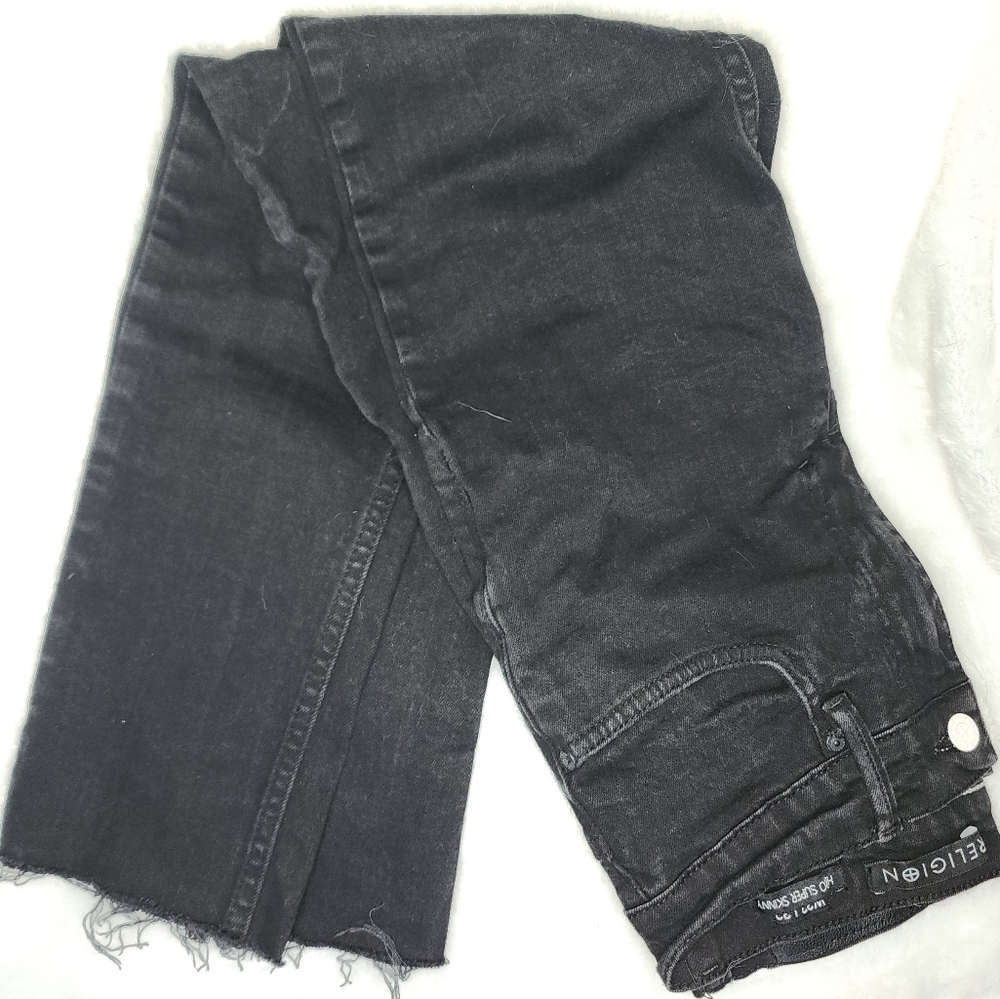 True Religion Black Cropped Women's Jeans - Picture 2 of 5